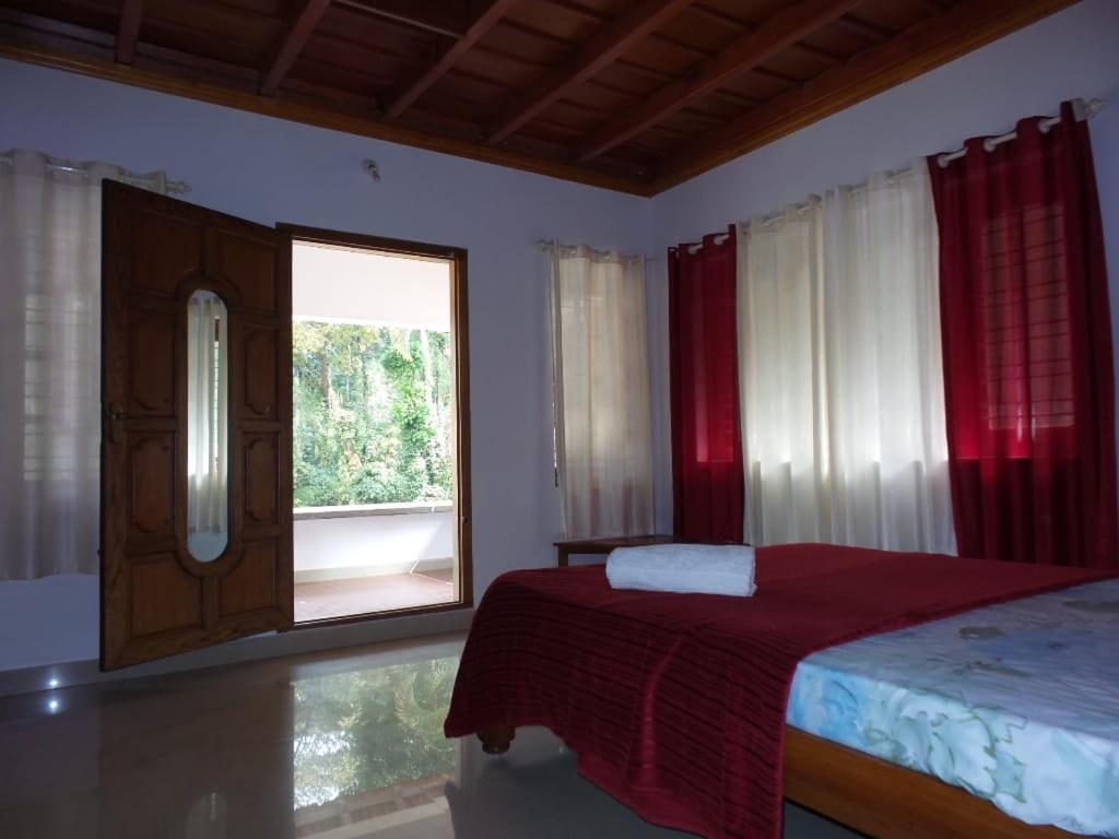 Coorg Divine Spark Home Stay Suntikoppa Dış mekan fotoğraf
